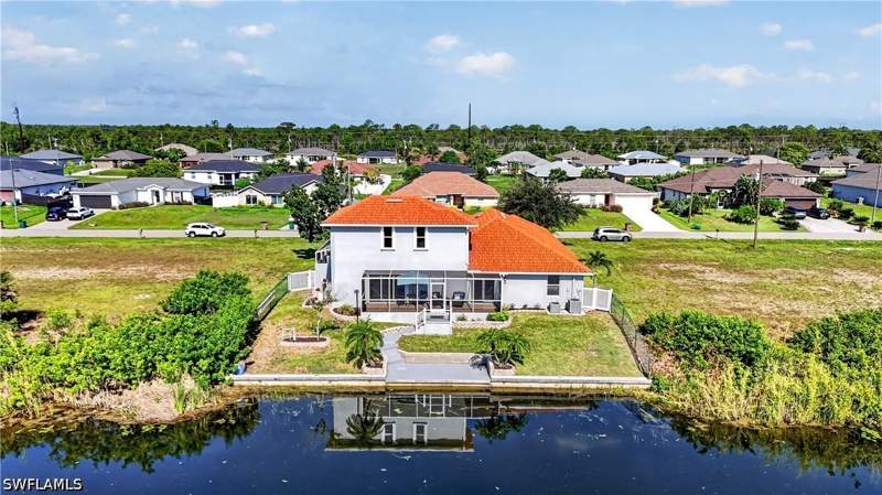 3 bedroom SingleFamilyResidence at 4139 NE 9th Ave, Gator Circle, Cape Coral — photo 2