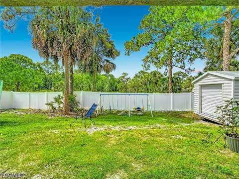 5042 SE Tradewinds Cir, Labelle FL - photo 11 of 16