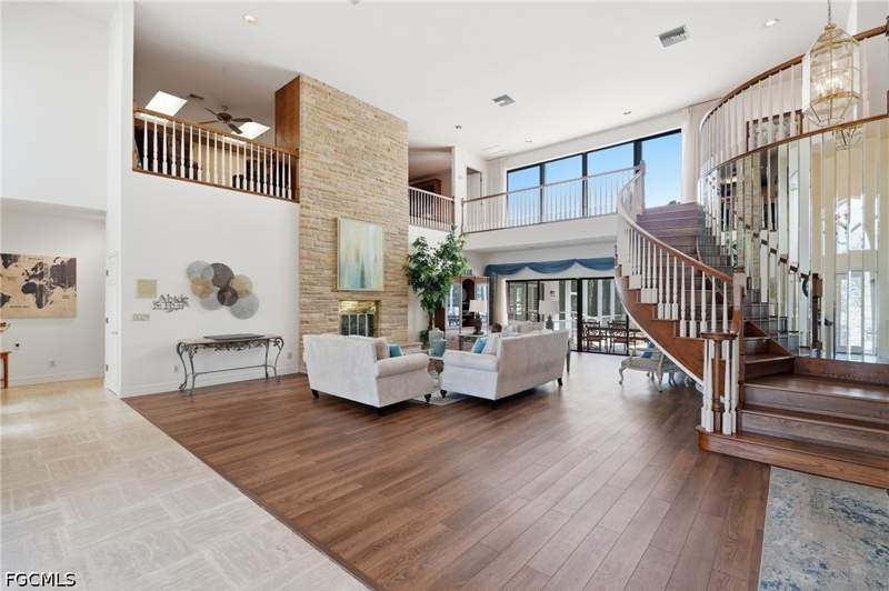 5 bedroom SingleFamilyResidence at 16676 Bobcat Dr, The Forest, Fort Myers — photo 5