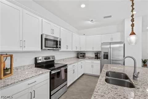 3390 Weston Manor Dr, Alva FL - photo 15 of 47