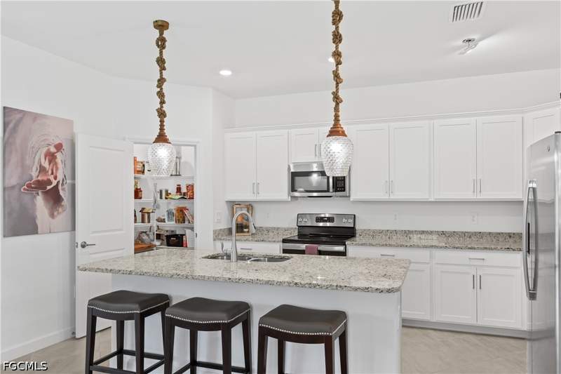 3 bedroom SingleFamilyResidence at 3390 Weston Manor Dr, Country Club, Alva — photo 3