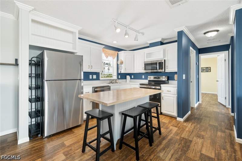 2 bedroom ManufacturedHome at 3822 Blueberry Ln, Cherry Estates, St James City — photo 5