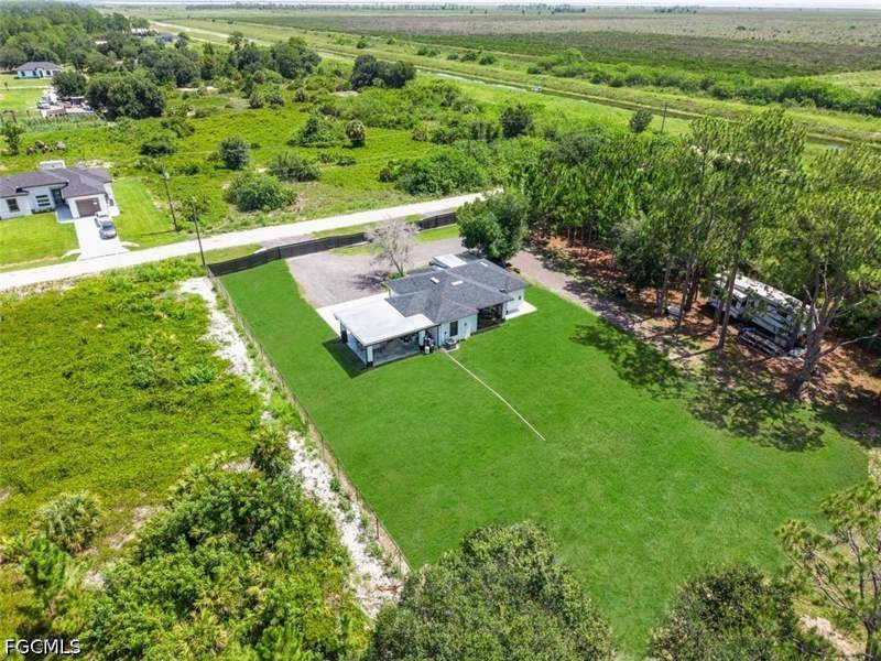 3 bedroom SingleFamilyResidence at 7711 Wheeler Rd, Wheelers Subd, Labelle — photo 4