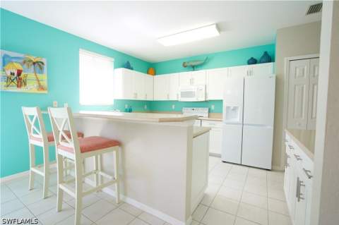8471 Southbridge Dr 4, Estero FL - photo 10 of 41