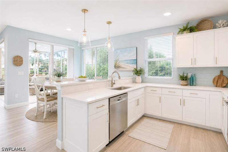 2 bedroom Condominium at 8471 Southbridge Dr 4, Southwind, Estero — photo 2