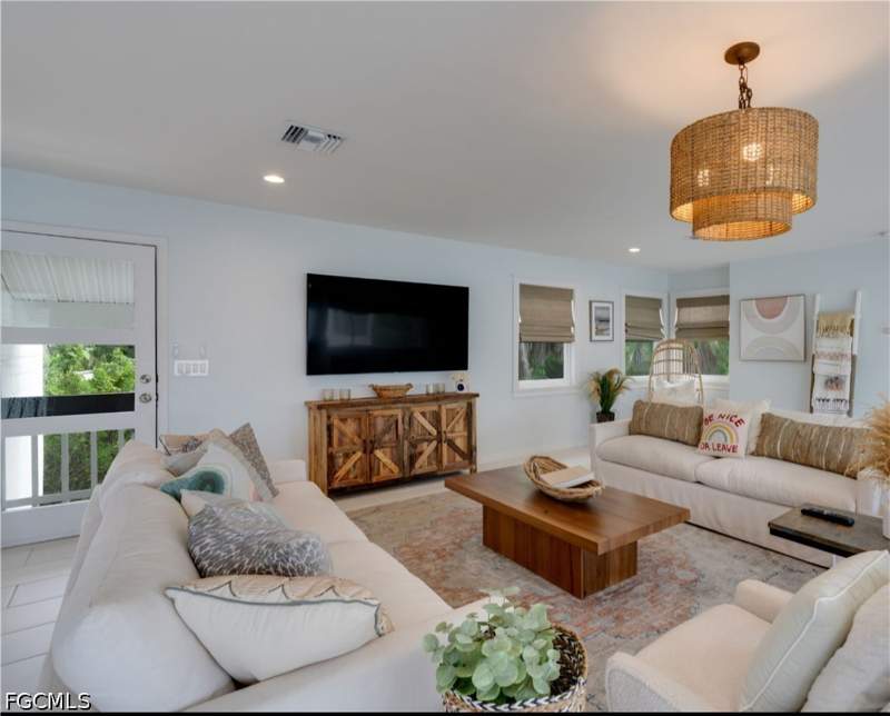 2 bedroom SingleFamilyResidence at 9214 Kincaid Ct, Belle Meade, Sanibel — photo 3
