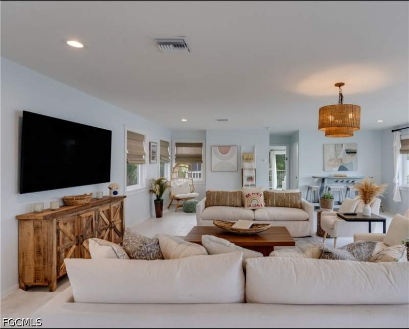 2 bedroom SingleFamilyResidence at 9214 Kincaid Ct, Belle Meade, Sanibel — photo 5
