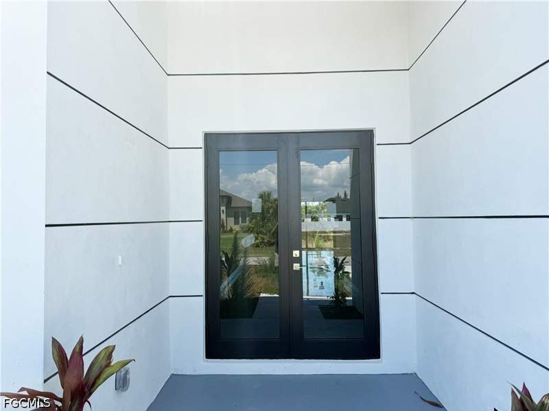 4 bedroom SingleFamilyResidence at 2725 Embers Pkwy W, Cape Coral, Cape Coral — photo 3