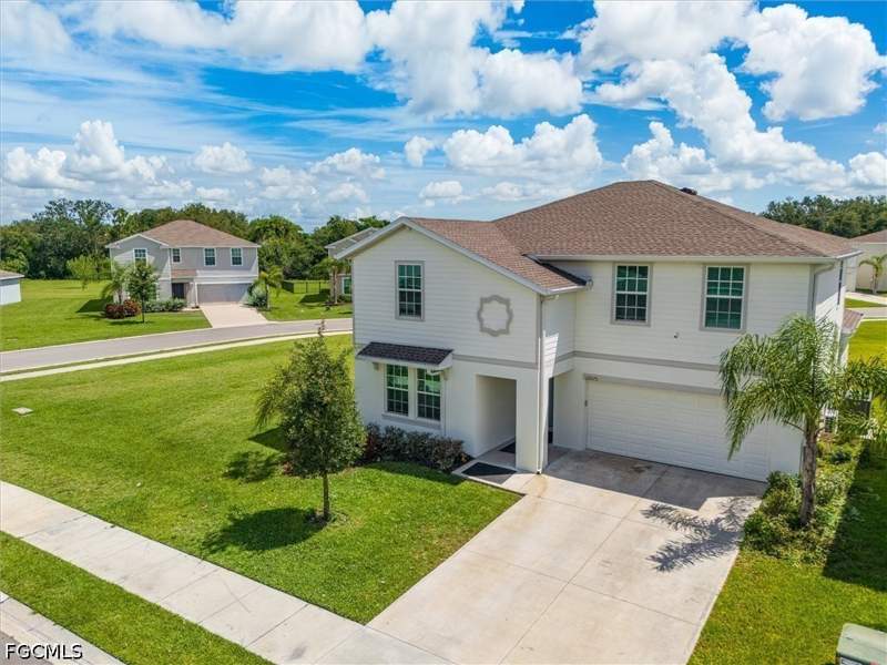 6 bedroom SingleFamilyResidence at 12075 Savanna Lakes Blvd, Savanna Lakes, Lehigh Acres — photo 4
