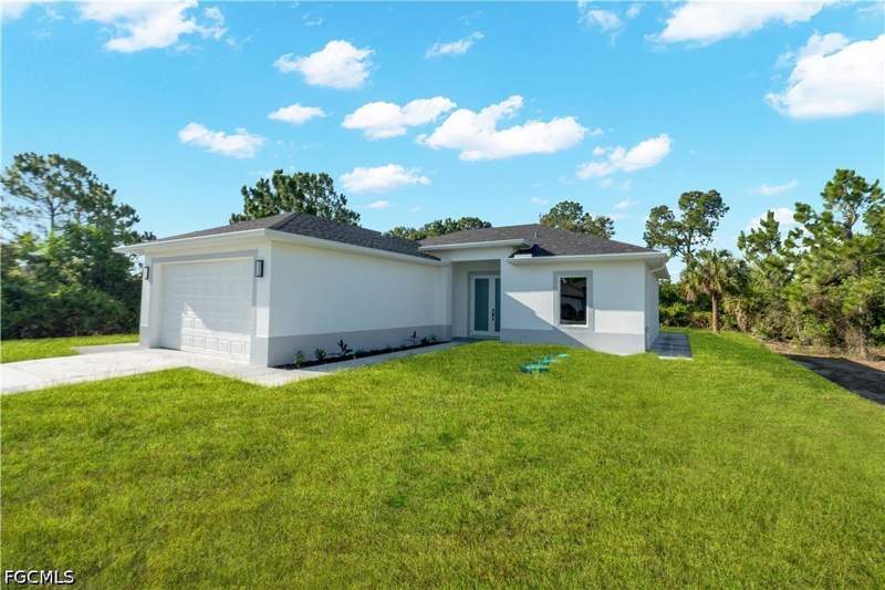 3 bedroom SingleFamilyResidence at 864 Chantilly St E, Lehigh Acres, Lehigh Acres — photo 5