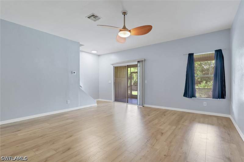 3 bedroom Townhouse at 6085 Lake Front Dr, Island Park Woods, Fort Myers — photo 5