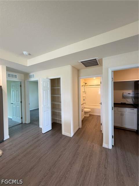 557 Oakshire Ln, Lehigh Acres FL - photo 14 of 36