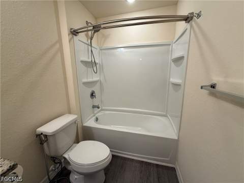 557 Oakshire Ln, Lehigh Acres FL - photo 19 of 36