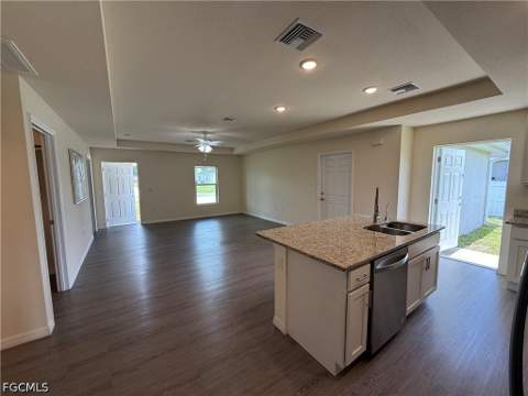 557 Oakshire Ln, Lehigh Acres FL - photo 7 of 36
