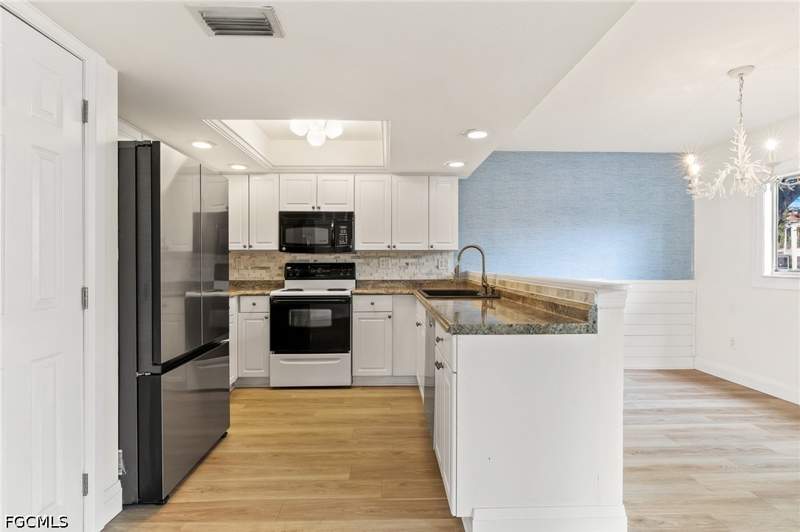 2 bedroom Townhouse at 4277 Island Cir 1, Caloosa Bayview, Fort Myers — photo 5