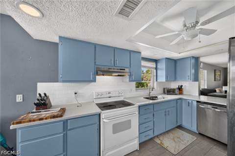 4420 Santa Barbara Blvd 204, Cape Coral FL - photo 9 of 29