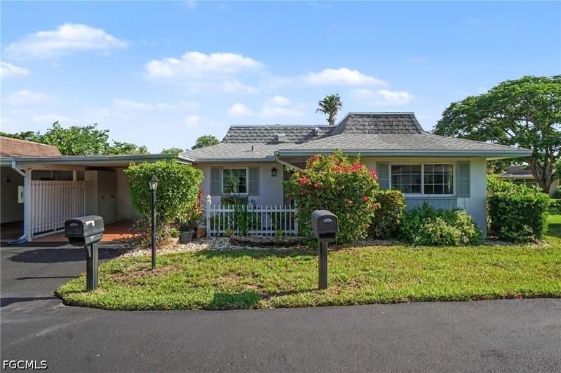 2 bedroom Attached at 856 Pangola Dr, Tropic Terrace Gardens Condo, North Fort Myers — photo 3