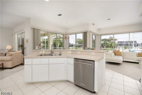 4916 SW 11th Pl, Cape Coral FL - photo 15 of 42