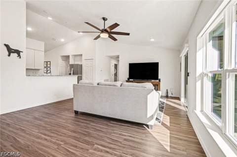 318 NW 4th St, Cape Coral FL - photo 6 of 37