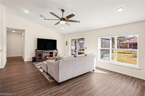 318 NW 4th St, Cape Coral FL - photo 7 of 37