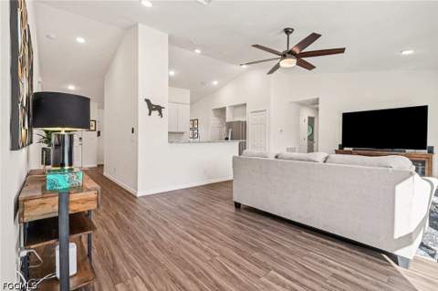 318 NW 4th St, Cape Coral FL - photo 8 of 37