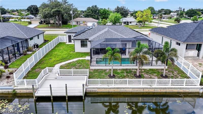 3 bedroom SingleFamilyResidence at 307 Gleason Pkwy, Cape Coral, Cape Coral — photo 2