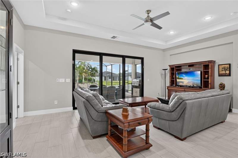 3 bedroom SingleFamilyResidence at 307 Gleason Pkwy, Cape Coral, Cape Coral — photo 3