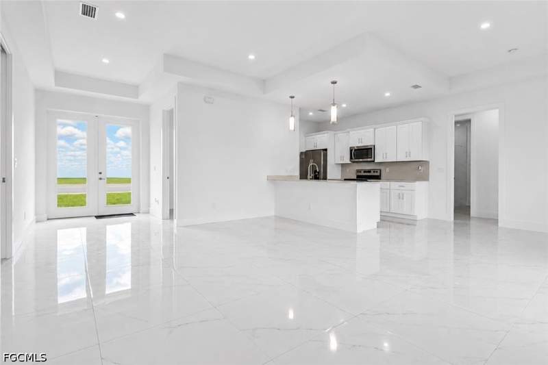 3 bedroom SingleFamilyResidence at 2933 Van Buren Pkwy, Cape Coral, Cape Coral — photo 3