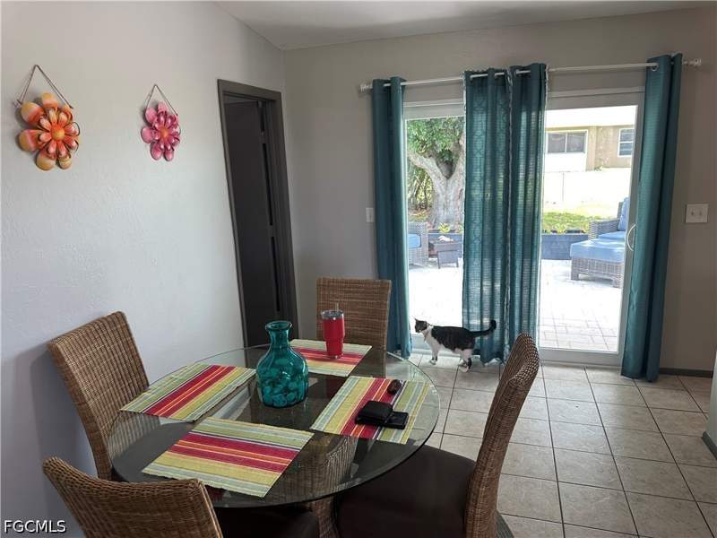 3 bedroom SingleFamilyResidence at 2124 NE 7th Pl, Cape Coral, Cape Coral — photo 4