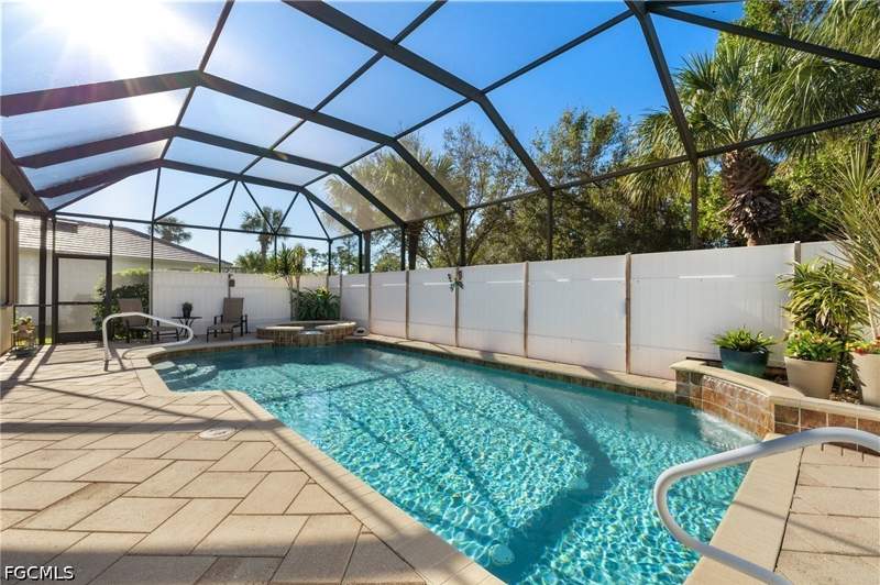 3 bedroom SingleFamilyResidence at 8872 King Henry Ct, Crown Colony, Fort Myers — photo 2
