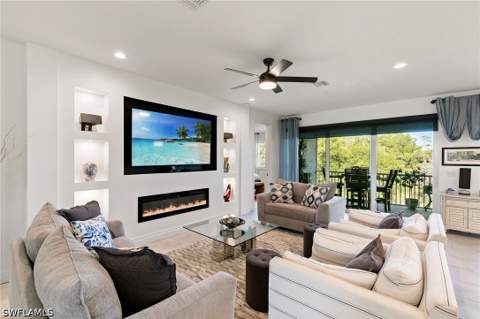 2567 Seychelles Dr 207, Naples FL - photo 20 of 40