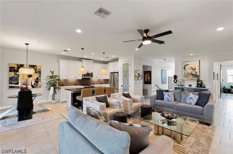 2567 Seychelles Dr 207, Naples FL - photo 23 of 40