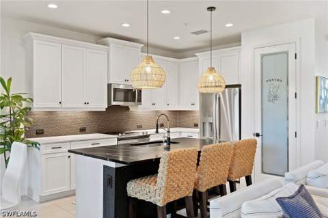 2567 Seychelles Dr 207, Naples FL - photo 24 of 40