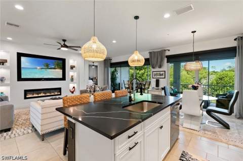 2567 Seychelles Dr 207, Naples FL - photo 6 of 40