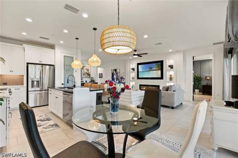 2567 Seychelles Dr 207, Naples FL - photo 8 of 40