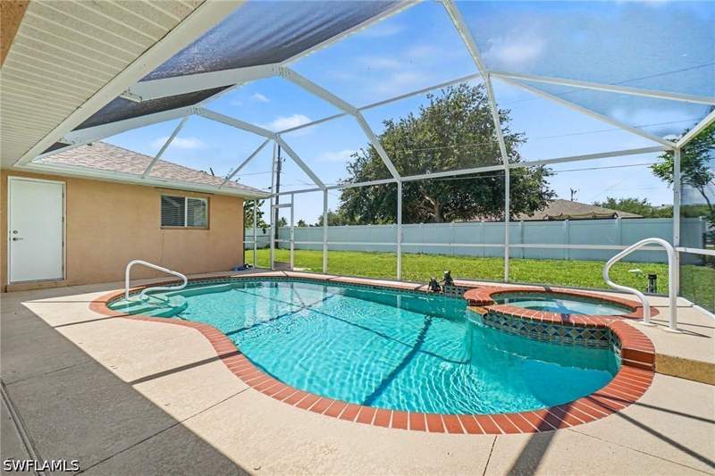 3 bedroom SingleFamilyResidence at 1714 SE 21st Ter, Cape Coral, Cape Coral — photo 2