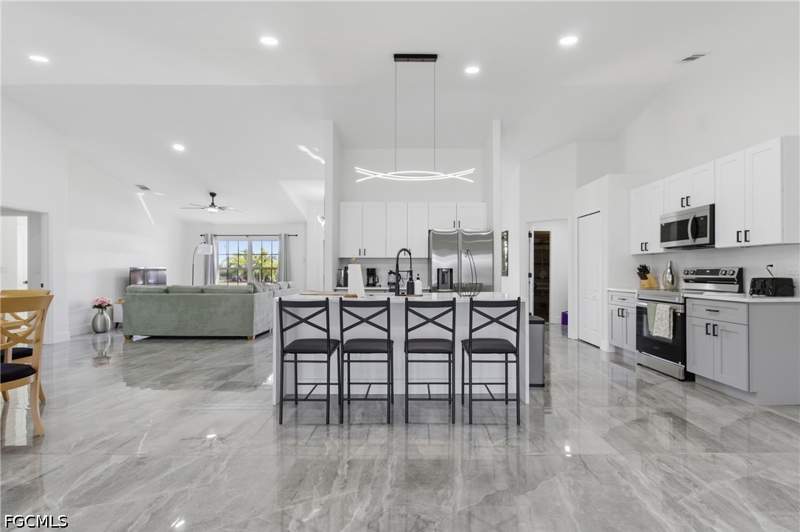 4 bedroom SingleFamilyResidence at 619 SW 26th Ter, Cape Coral, Cape Coral — photo 4