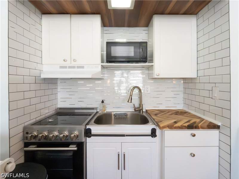  bedroom Condominium at 167 N Collier Blvd A8, Aquarius Apts Of Marco Island, Marco Island — photo 5