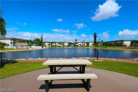 1004 Manatee Rd H202, Naples FL - photo 23 of 30