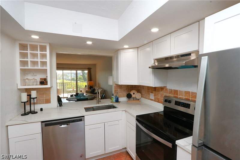 2 bedroom Condominium at 1004 Manatee Rd H202, Gulf Winds East, Naples — photo 4