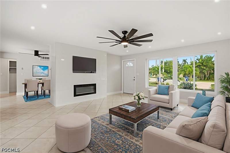 3 bedroom SingleFamilyResidence at 1560 Ricardo Ave, McGregor Estates, Fort Myers — photo 3