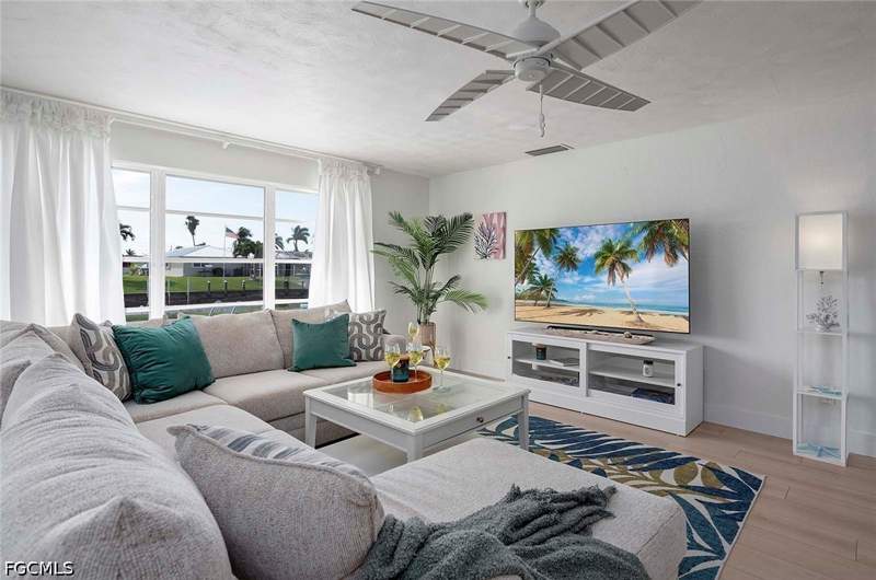 2 bedroom SingleFamilyResidence at 1432 Wellington Ct, Cape Coral, Cape Coral — photo 4