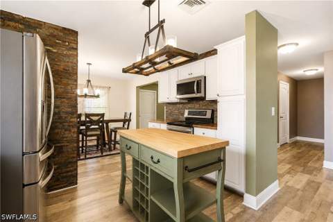10365 Canal Brook Ln, Lehigh Acres FL - photo 10 of 50