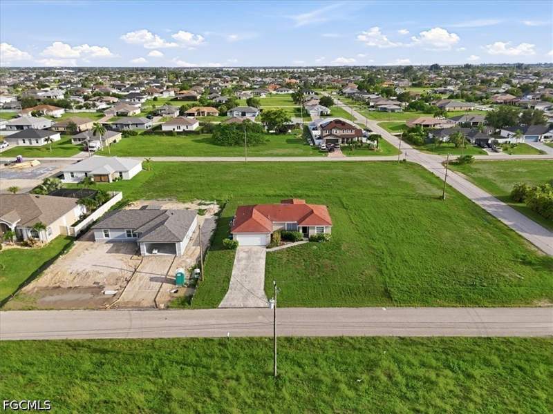 3 bedroom SingleFamilyResidence at 422 NW 11th Ter, Cape Coral, Cape Coral — photo 4