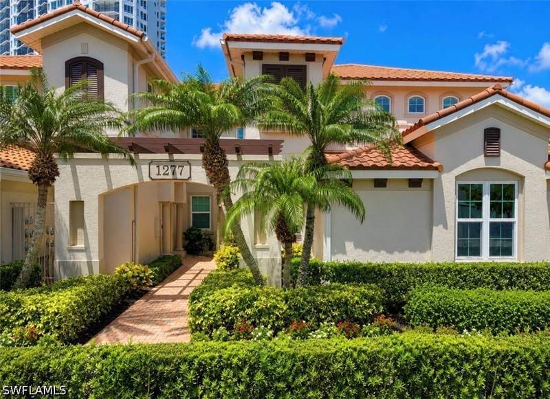 3 bedroom Attached at 1277 Rialto Way 102, Rialto, Naples — photo 3