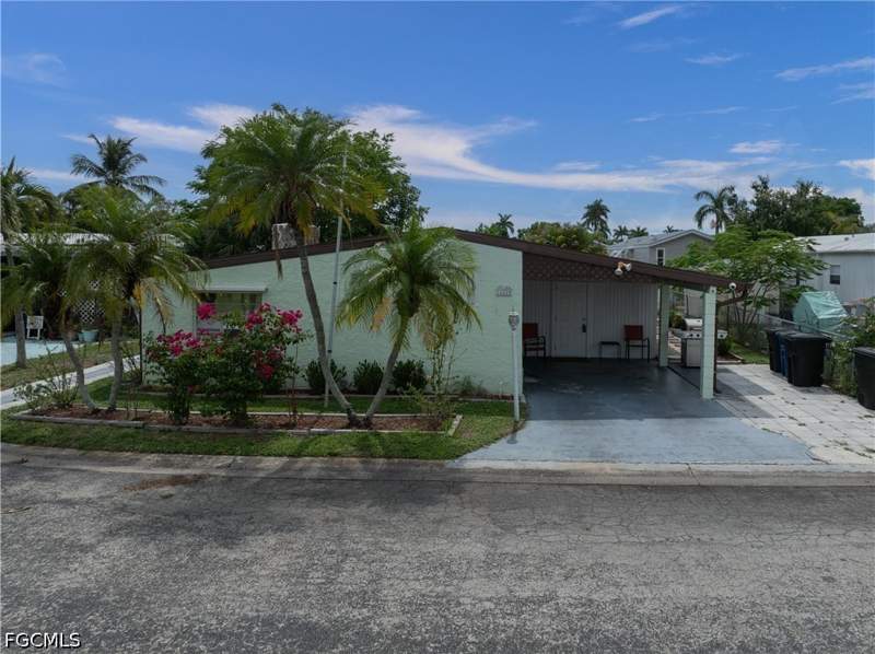 3 bedroom ManufacturedHome at 16200 Cathy Ct, Coastal Estates, Fort Myers — photo 3