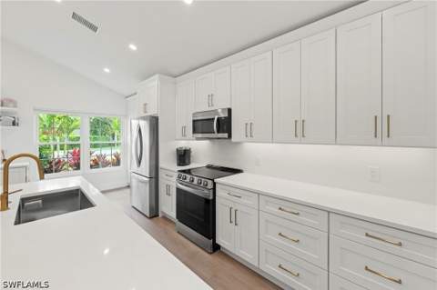 4775 Europa Dr, Naples FL - photo 20 of 43