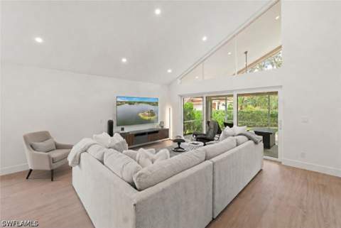 4775 Europa Dr, Naples FL - photo 23 of 43