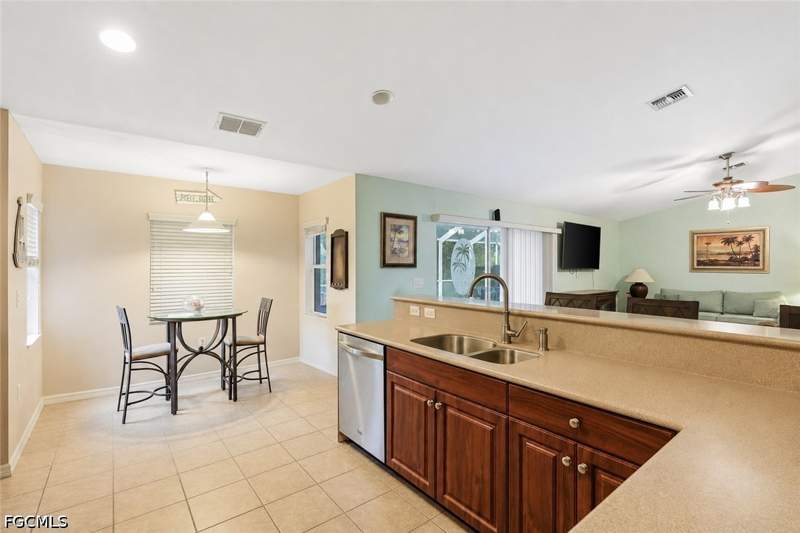 3 bedroom SingleFamilyResidence at 2541 NW 21st Ave, Cape Coral, Cape Coral — photo 5