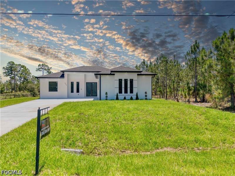 4 bedroom SingleFamilyResidence at 906 Greenwood Ave W, Lehigh Acres, Lehigh Acres — photo 3